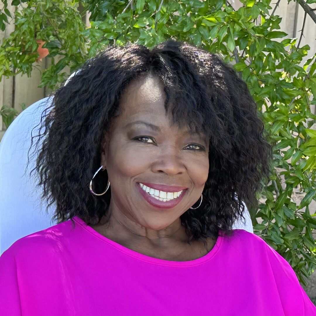 دبورا اسمیت پگس (Deborah Smith Pegues)